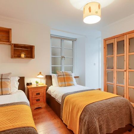 Dundas Flat, 1 Bedroom, קומרי מראה חיצוני תמונה